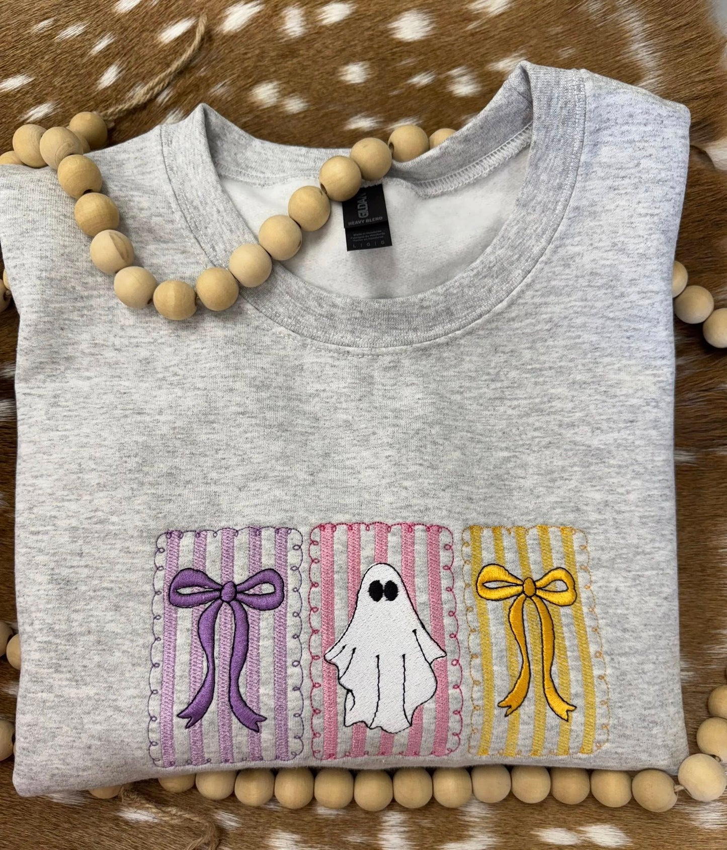 Ghost/Bows Embroidered Sweatshirt/T-Shirt